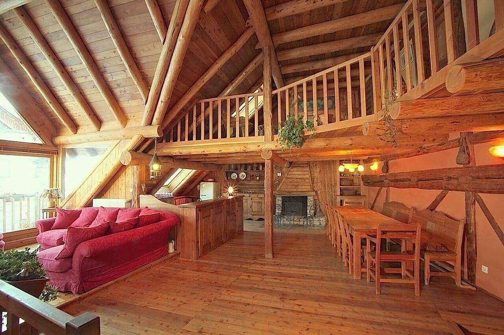 Chalet 10 pl, Jacuzzi, sauna, Hammam. lieu idéal pour les activités de montagne in Cervières, Région de Briançon