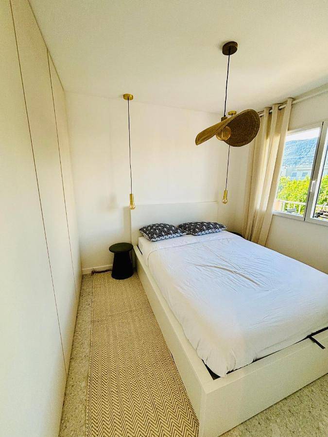 Gîte pour 4 personnes, avec vue et balcon dans Office De Tourisme Cavalaire - 3