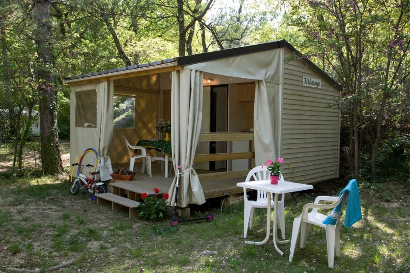 Camping 4 étoiles - Piscine - ccbehia in Saignon, Regionaler Naturpark Luberon