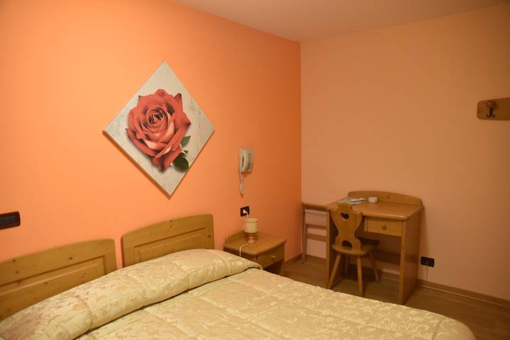 Room '1' with Mountain View, Shared Garden and Wi-Fi in Auronzo di Cadore, Dolomiti Superski
