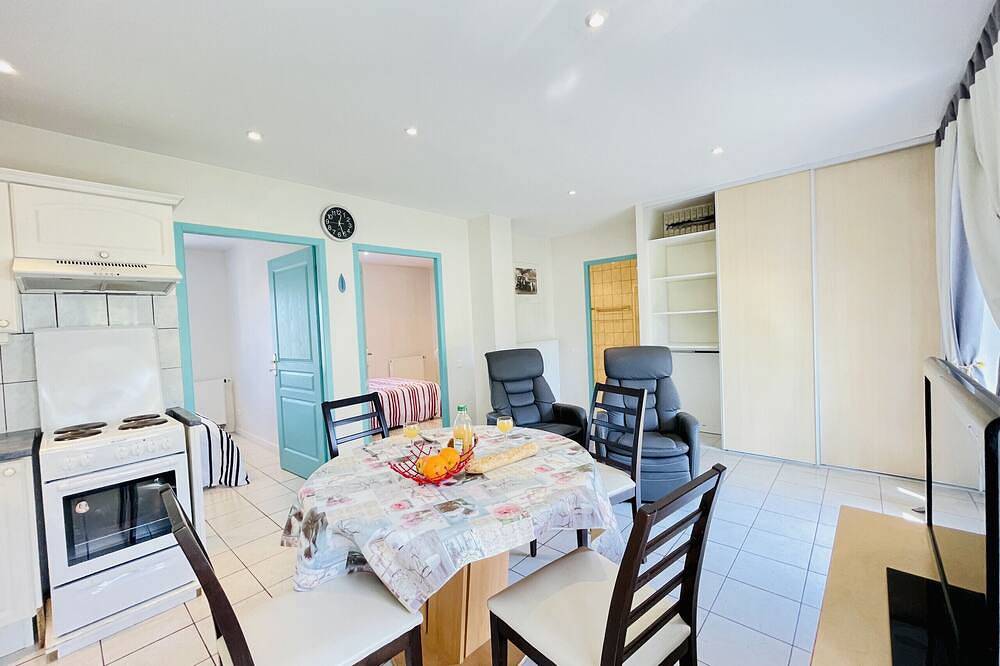 Entire apartment, Pasteur : Charming 2 bedroom flat near the thermal baths in La Vôge-les-Bains, Épinal region