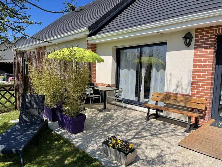 Gîte pour 2 personnes, avec Terrasse ainsi que Jardin et Vue à Octeville-sur-Mer