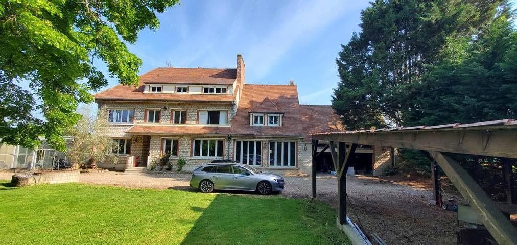 Villa pour 24 personnes, avec Balcon et Jardin ainsi que Piscine et Sauna