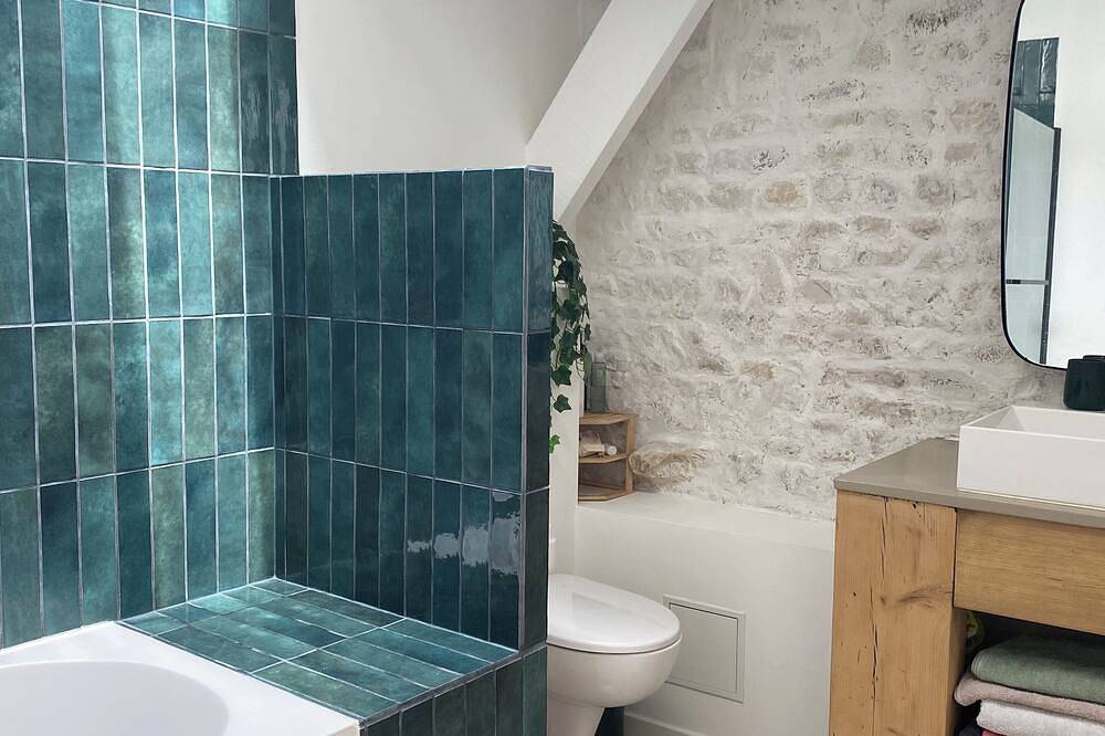 Charming old farmhouse with swimming pool, at the gateway to the Ile de Ré in L'Houmeau, La Rochelle und Umgebung