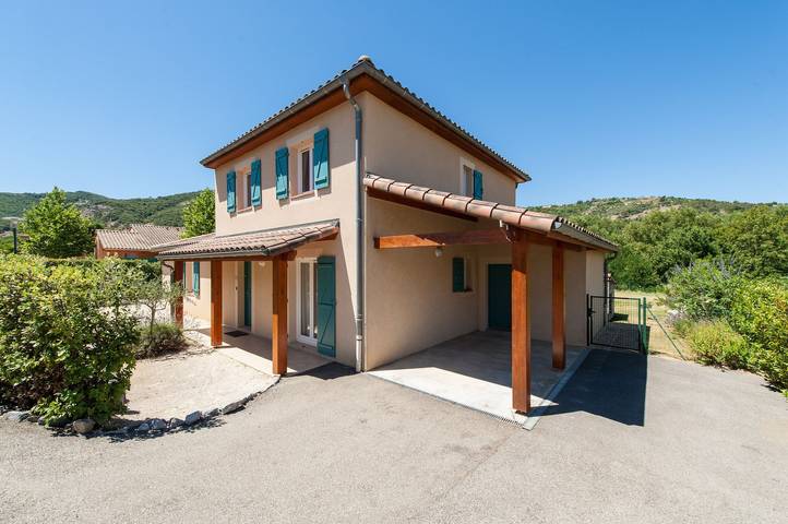 Location de vacances pour 8 personnes, avec balcon ainsi que piscine et jardin à Vallon-Pont-d'Arc - 4