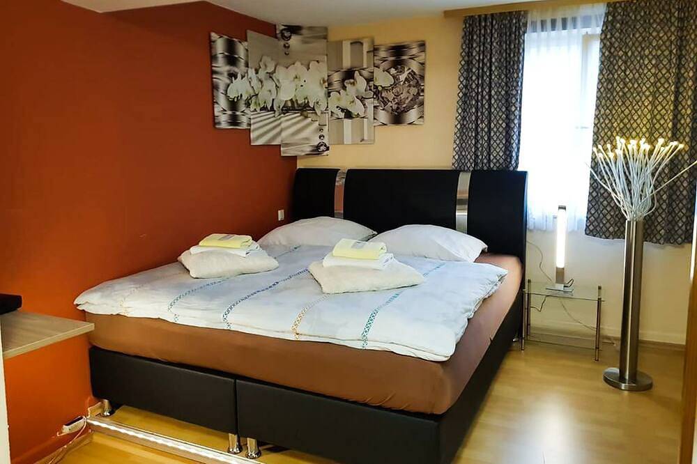 Ganze Wohnung, Doppelzimmer mit Dusche und Wc in Hechingen, Neckar-Alb
