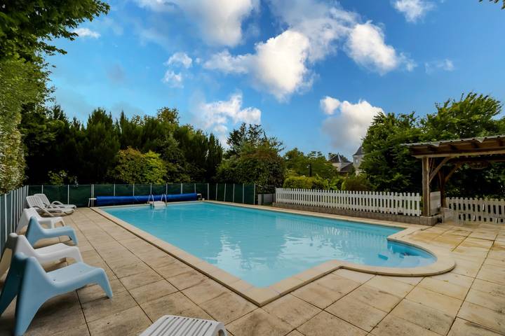 Salle de Musique – Casa vacanze con vista sulle colline e piscina in La Boissière-d'Ans, Périgord Blanc