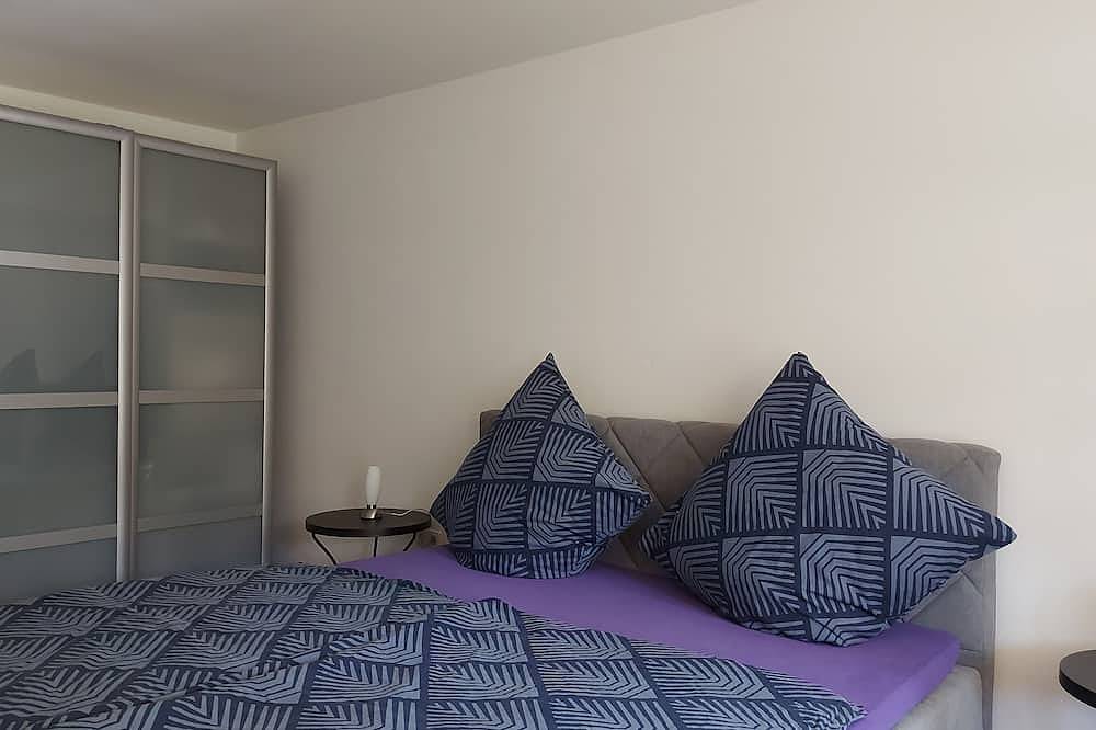 Ganze Wohnung, Neckaridylle mit Burgenblick in gehobener Fewo und überdachter Terrasse in Neckarsteinach, Bergstraße