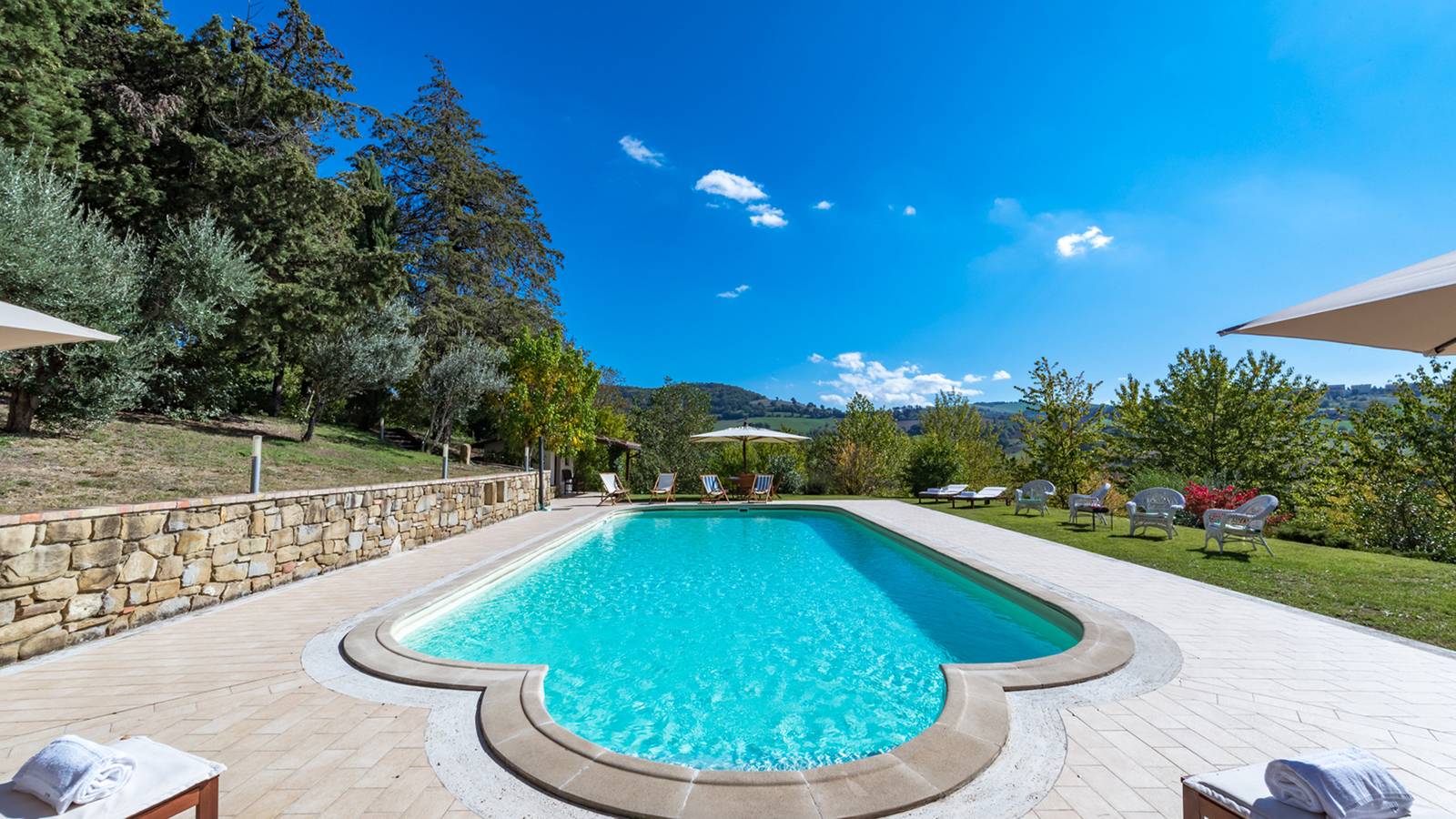 Villa für 13 Personen mit Terrasse in Camerino, Macerata Provinz