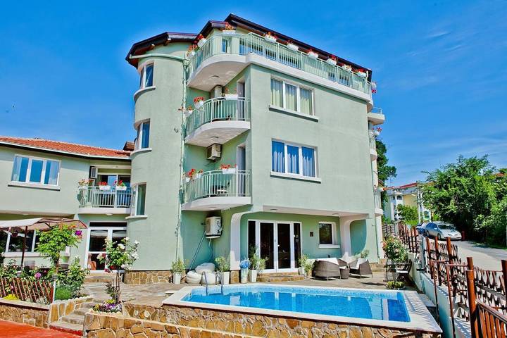 Hotel für 2 Personen, mit Pool und Garten sowie Ausblick in Varna