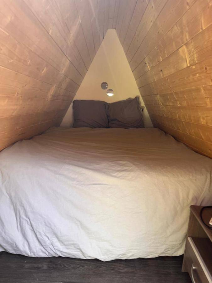 Tente pour 2 personnes, avec jardin et piscine ainsi que vue et sauna, animaux acceptés dans Auvergne-Rhône-Alpes - 3