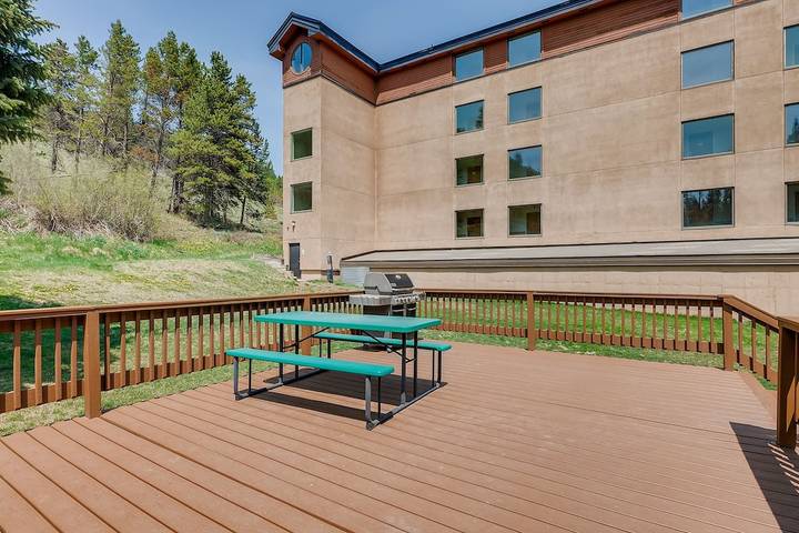 Vacation rental for 5 people, with yard and hot tub in Copper Mountain
