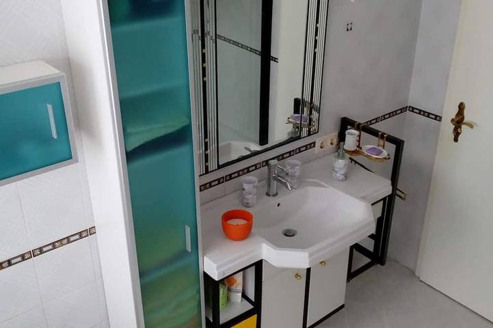 Ganze Wohnung, Sonnenoase am Dachsberg zwischen München, Tegernsee, Chiemsee, Messe München in Moosach, Oberbayern