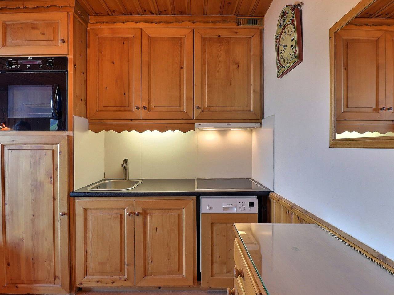 Ganze Wohnung, Charmantes Ferienwohnung, Ski In/Out, Nahe Geschäfte, 3 Sterne, Wlan in Méribel-Mottaret, Les Allues