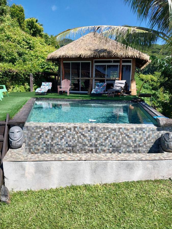 Location de vacances pour 2 personnes, avec piscine ainsi que jardin et vue, animaux acceptés dans Uturoa - 2