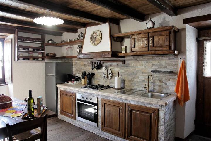 Casa vacanza per 7 persone, con Balcone e Terrazza nonché Giardino e Piscina per bambini a Borzonasca