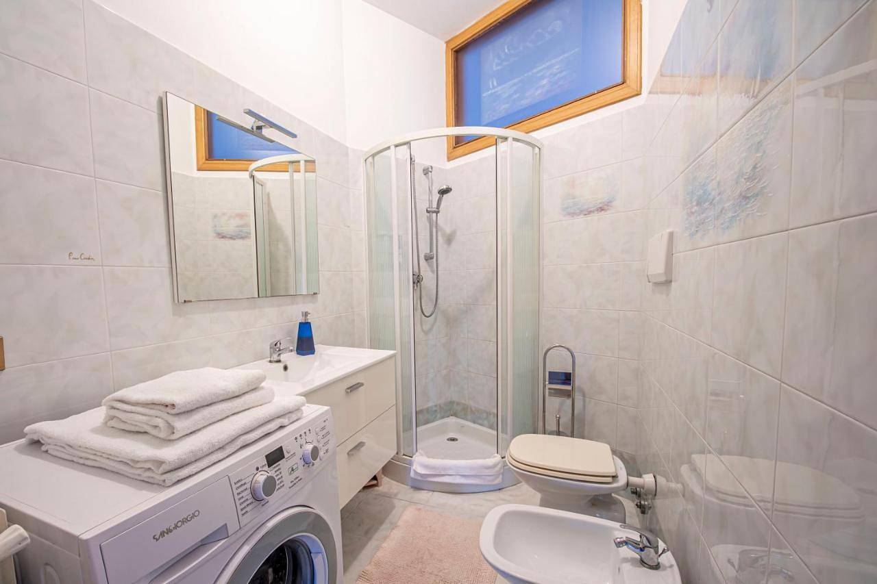 Appartamento intero, Two-Bedroom Apartment in Casal Morena, Roma