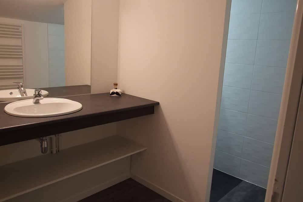 Grande villa proche commerces et  plages . 2 Chambres  à l' étage Climatisées . in Arvert, Côte de Beauté