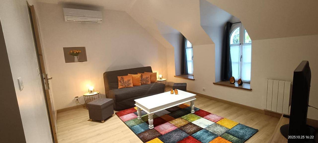 Gîte Climatisé Villa Esperanza à Valençay 1 à 5 personnes, 200 m du château proche zoo de Beauval et châteaux de la Loire, Lits prêts à l'arrivée in Valençay, Vallée de la Loire