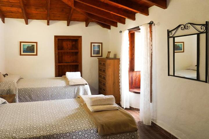 Gîte pour 4 personnes, avec jardin et vue dans Tamaimo - 3