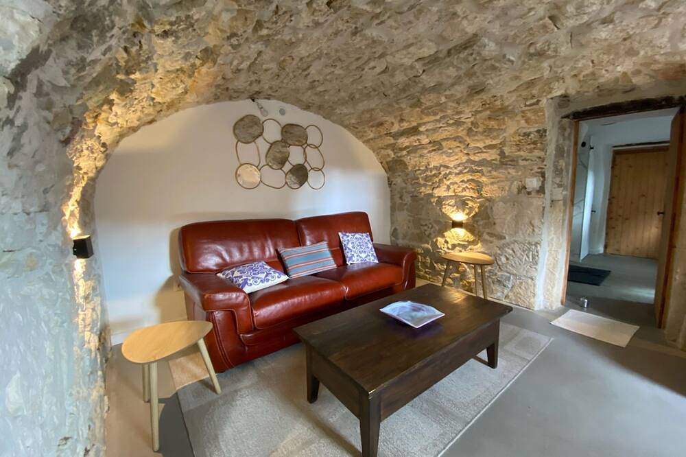 Jolie Maison A Salazac, le Mas des 2 Vallées, 4 Chambres 8 Personnes et piscine in Salazac, Région de Nîmes