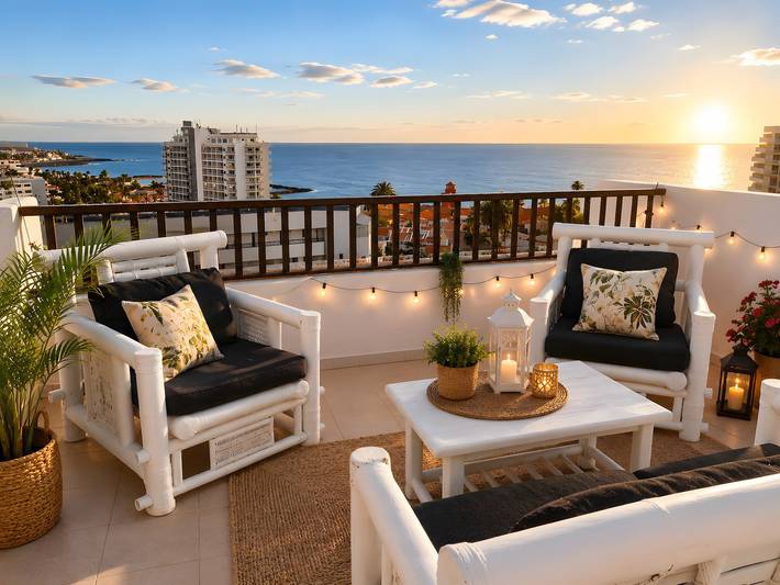 Hel lejlighed, Holiday Apartment 'Penthause Luxe 501 Sea View Pool' with Sea View, Private Terrace and Wi-Fi in San Eugenio Alto, Adeje