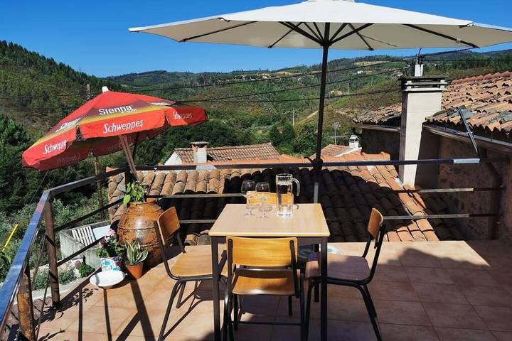 Casa de férias para 7 pessoas, com Varanda e Terraço e ainda Piscina and Vista em Município de Oleiros