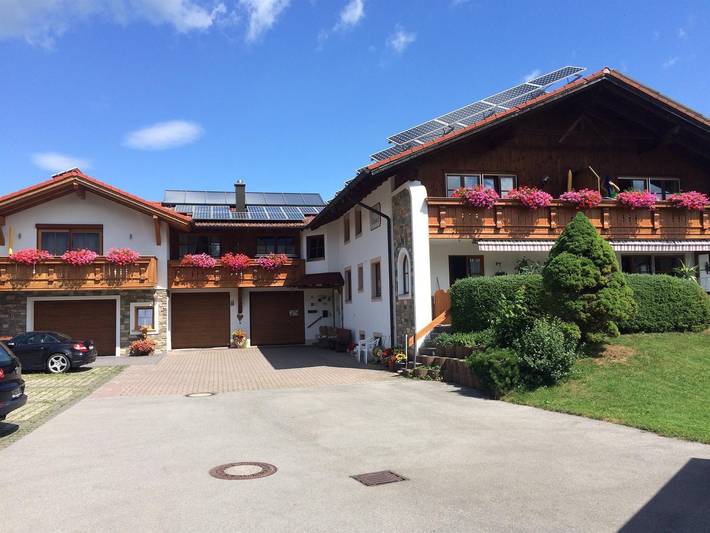 Ferienwohnung für 4 Personen, mit Balkon und Garten, kinderfreundlich in Königswinkel