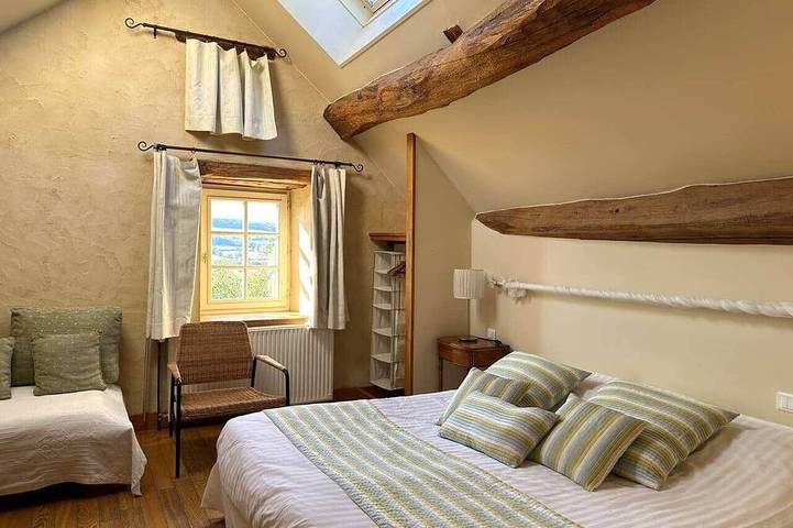 Location de vacances pour 7 personnes, avec piscine et jardin, animaux acceptés à Montoillot - 3