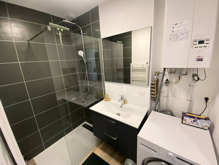 Gîte pour 9 personnes, avec terrasse à Laveissière - 4