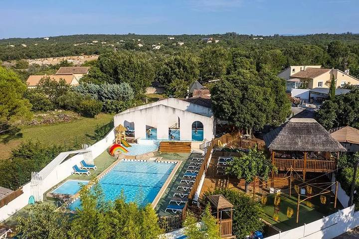 Camping pour 4 personnes, avec Terrasse en Ardèche
