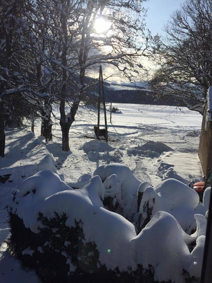 Location de vacances pour 9 personnes, avec vue ainsi que jardin et terrasse à Les Estables