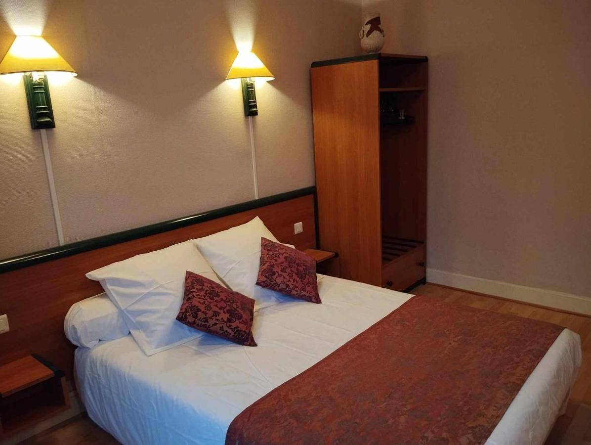Double Room with Shared Bathroom in Prades-d'Aubrac, Parc naturel régional de l'Aubrac