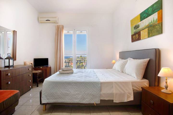 Apartment for 3 people, with garden and balcony in Planos