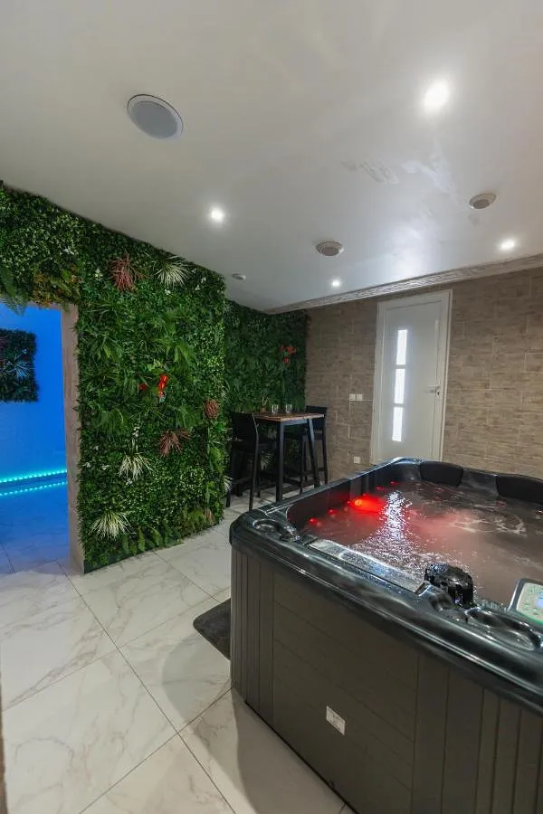 Apartamento de vacaciones para 2 personas, con jacuzzi y jardín - 1