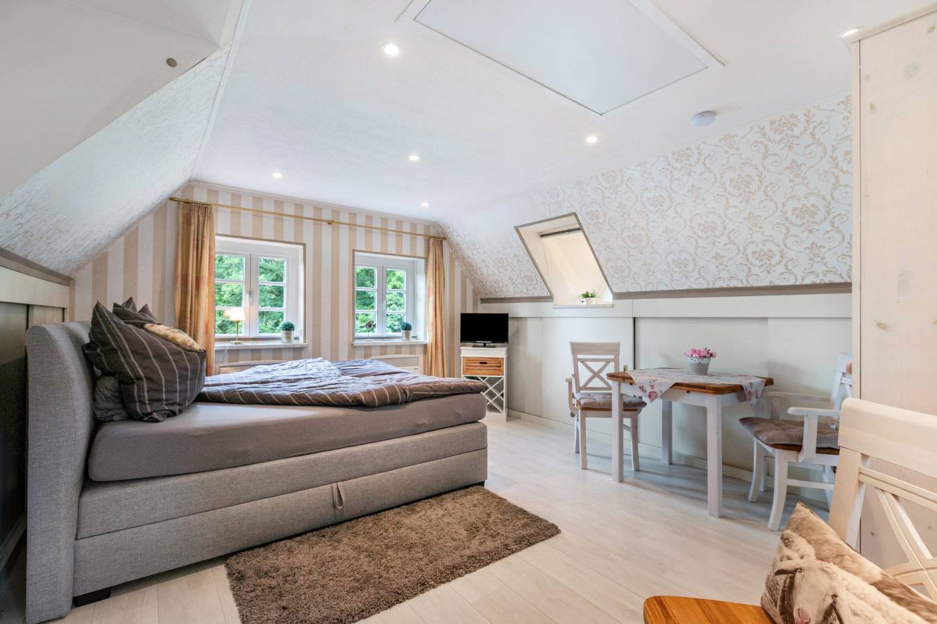 Ganzes Studio, Ferienwohnung 'My Little Rose Cottage' mit privater Terrasse, Garten und Wi-Fi in Dörpling, Eider-Treene-Sorge