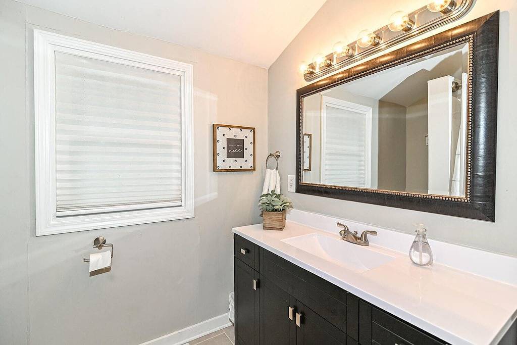 Noblesville Getaway | Cozy, Central & Relaxing in Noblesville, Hamilton County