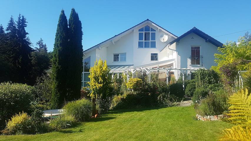 Ferienwohnung für 3 Personen, mit Terrasse und Sauna sowie Garten in Lindberg