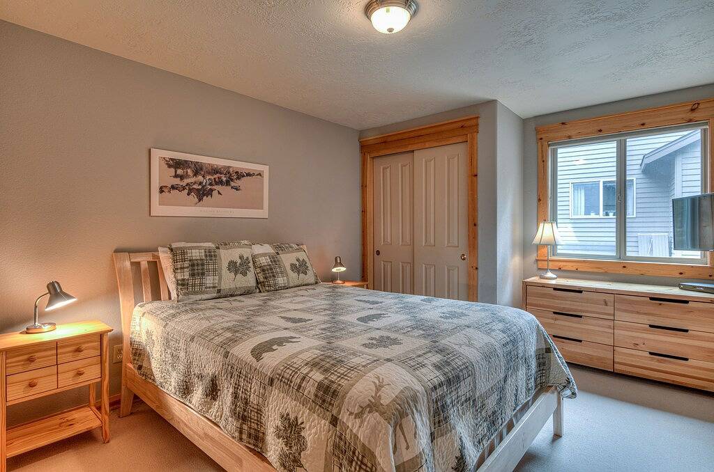 Ruhige Lage am Nordende, elegantes zeitgenössisches Ranchhaus mit 3 Schlafzimmern in Sunriver, Deschutes County