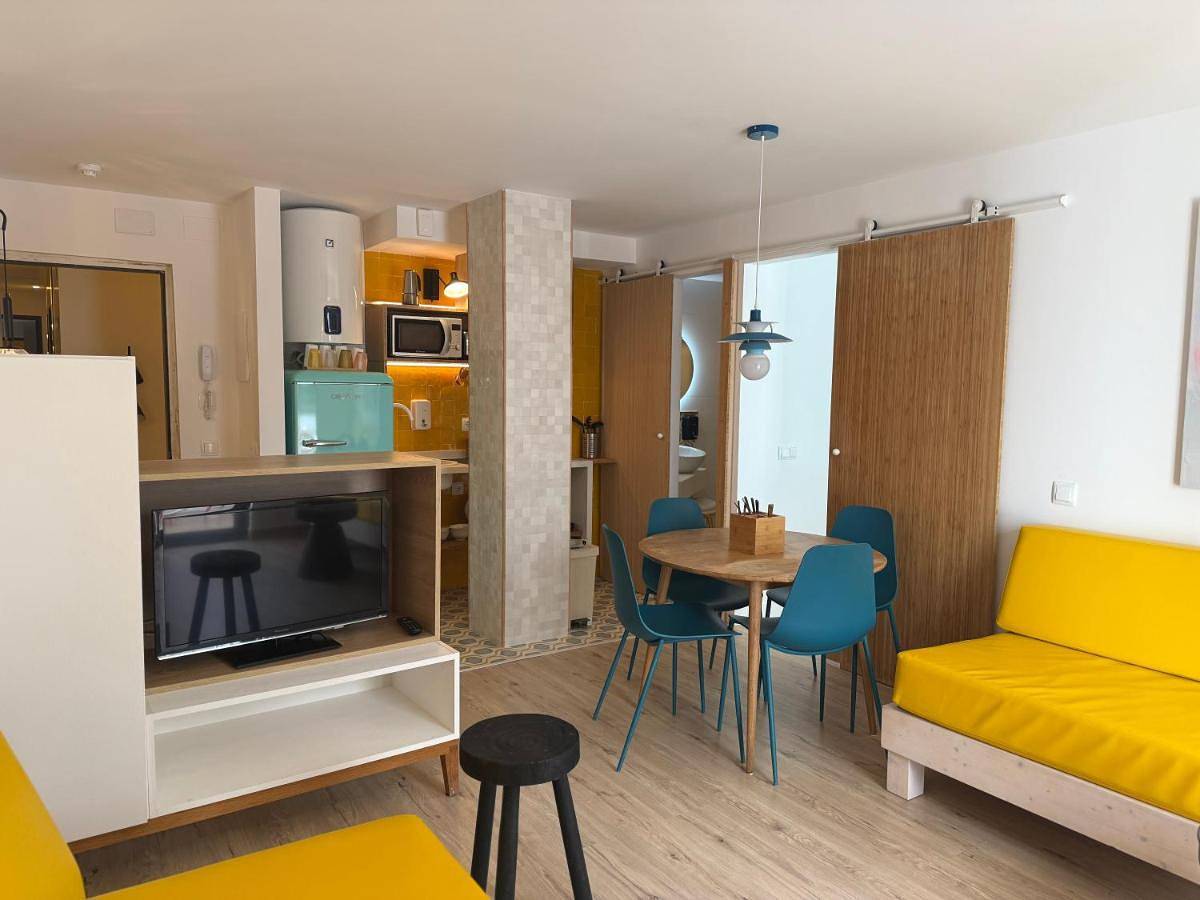 Appartement entier, Aparthotel Boutique Poniente Playa in Ocean Beach Ibiza, Sant Antoni de Portmany
