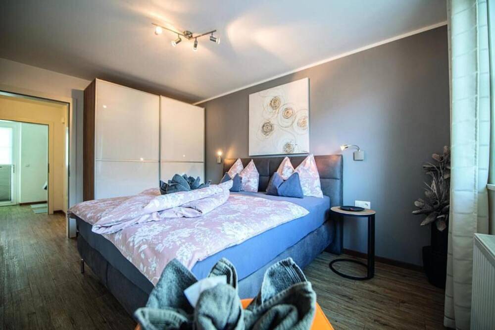 Entire apartment, Apartment 'Marie Christin' with Mountain View, Shared Terrace and Wi-Fi in Millan, Brixen