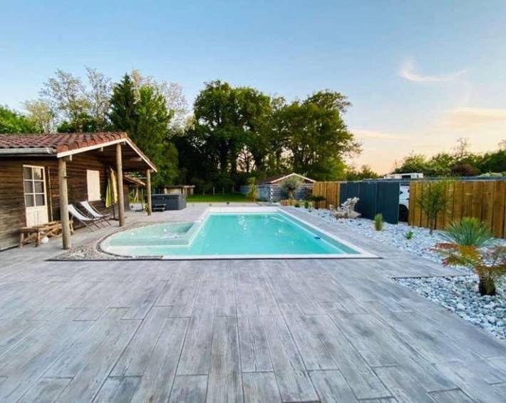 Chalet para 11 personas, con piscina además de jardín y jacuzzi - 1