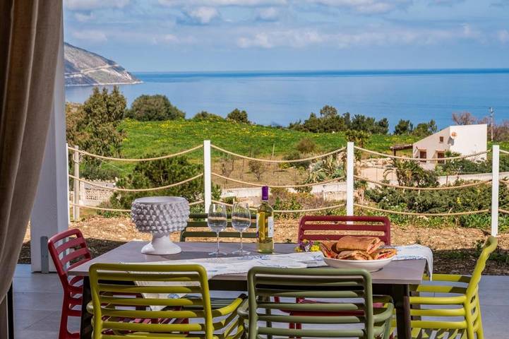 Location de vacances pour 6 personnes, avec Vue sur l’océan et Balcon/Terrasse ainsi que Jacuzzi et Jardin à Scopello - 2
