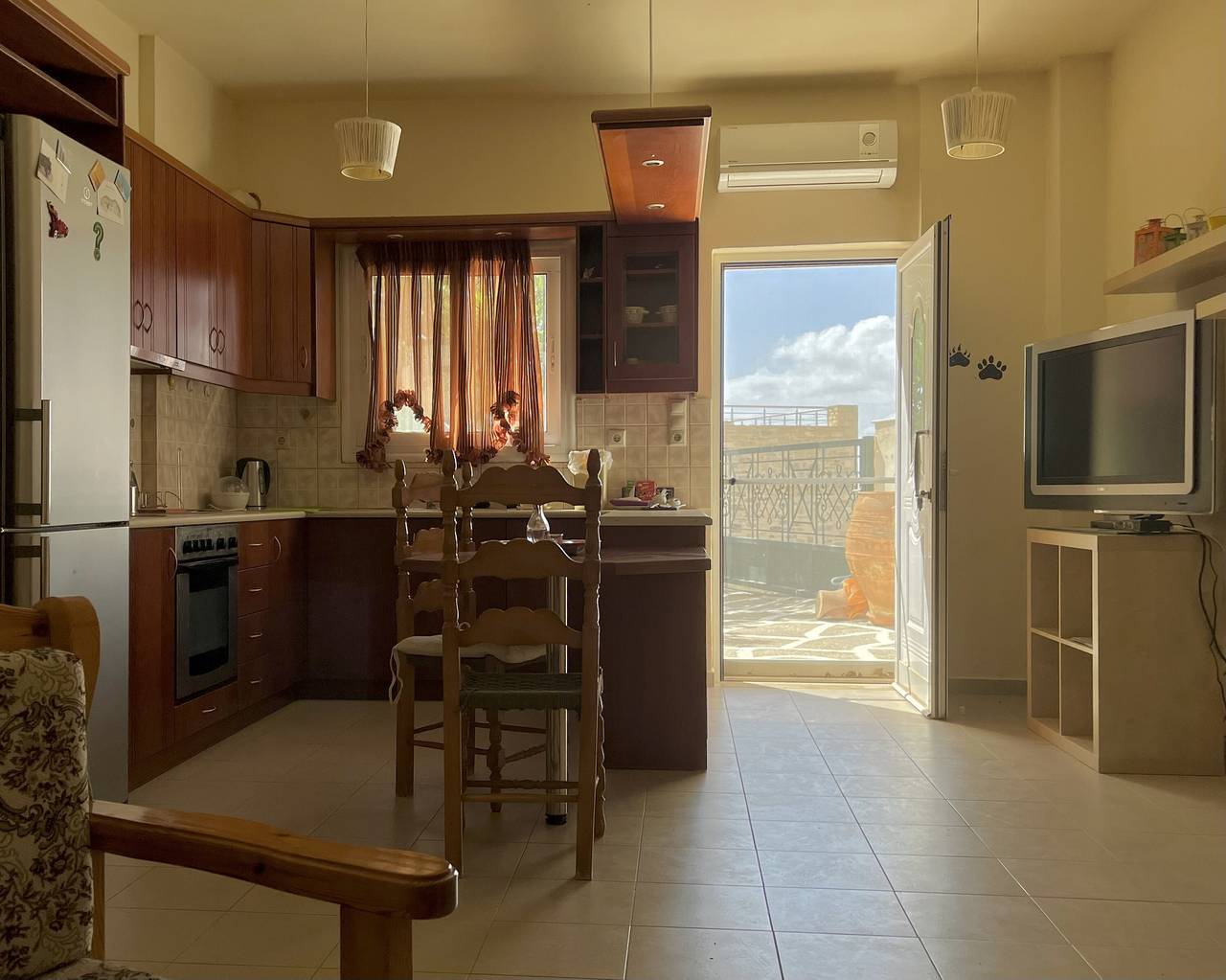 Ganze Wohnung, Ferienwohnung 'Spitiko 1' mit Meerblick, Gemeinschaftsterrasse und Wlan in Kamilari, Iraklio-Heraklion und Umgebung