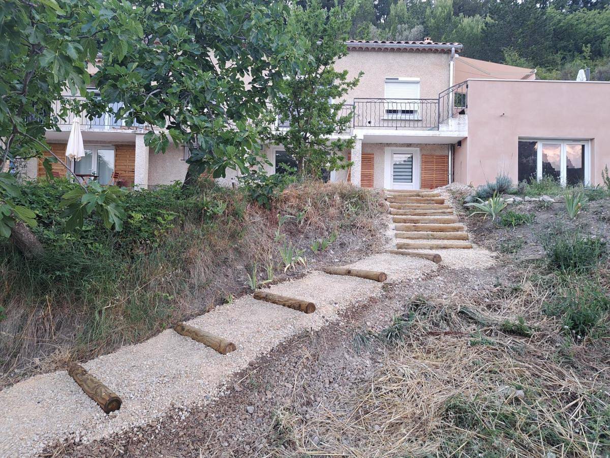 Appartement de vacances entier, Double Room with Terrace in Buis-les-Baronnies, Région de nyons