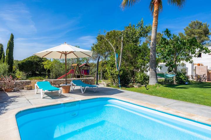 Bela casa de campo com piscina, jardim, terraços e Wi-Fi in Artà, Maiorca (Leste)