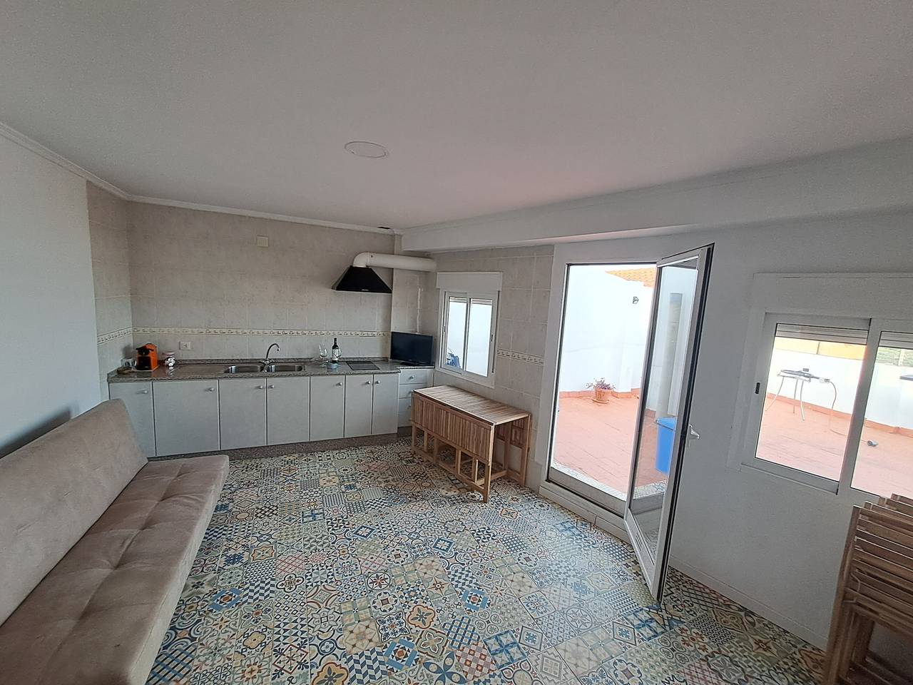 Ganze Wohnung, Apartment 'La Manchega' mit Bergblick, Wlan und Klimaanlage in Villar del Arzobispo, Valencia Provinz