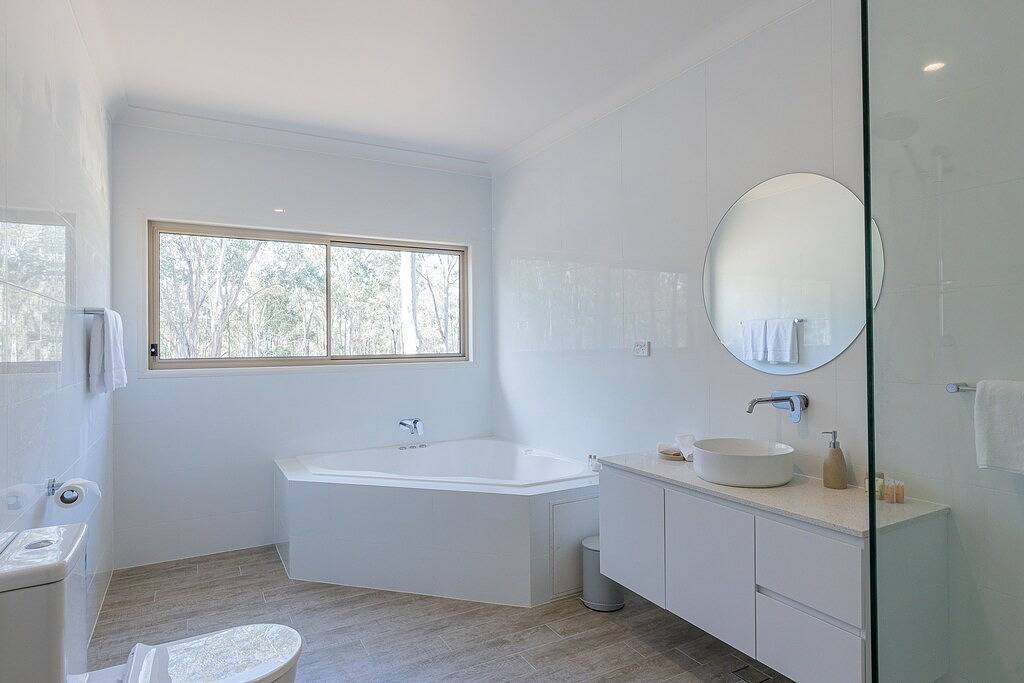 Spa Cottage, overlooking vineyard in Pokolbin, Hunter Valley