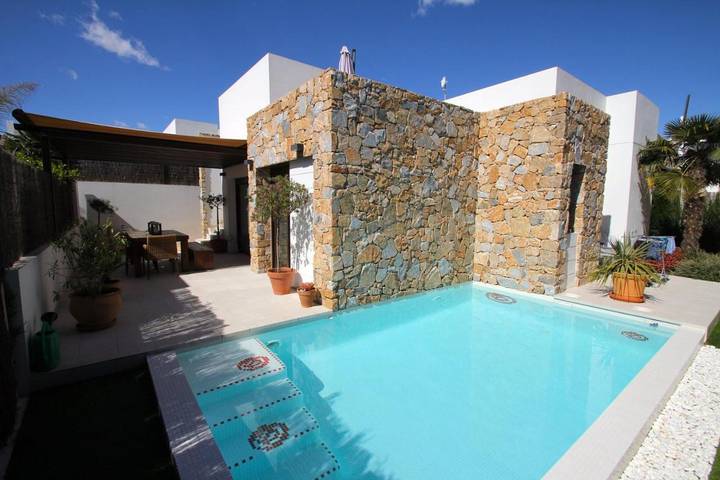 Chalet para 5 personas, con piscina además de vistas y jardín, Se admiten mascotas en Provincia de Alicante