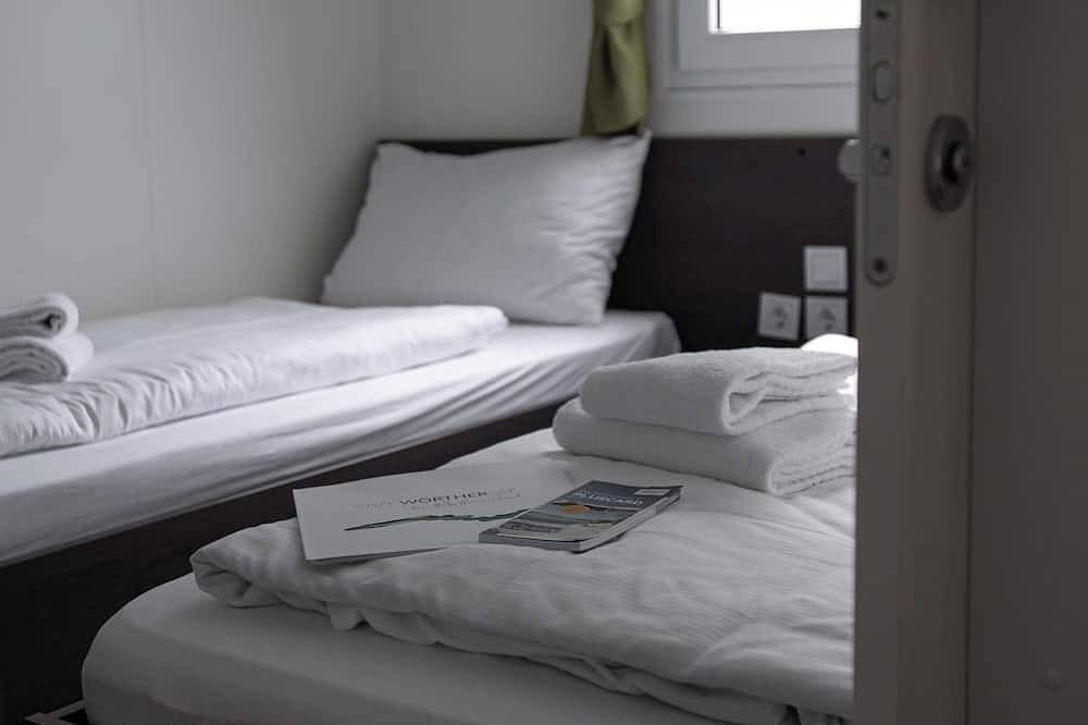 Cottage for 4 adults and 2 kids with a terrace in Schiefling am See, Klagenfurt-Land